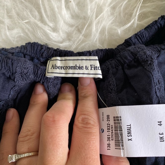 🐦2/30 Abercrombie and Fitch off-shoulder blouse - Picture 3 of 7